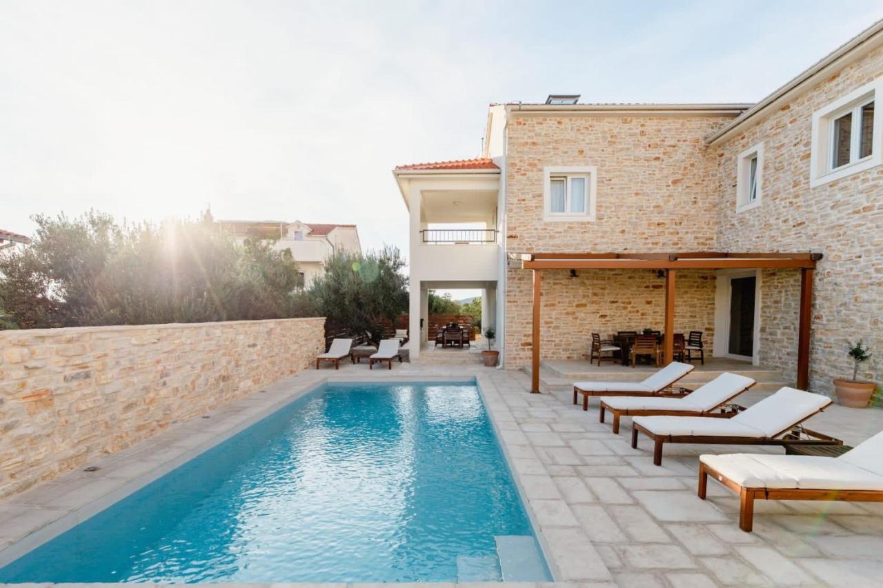 Olive Tree Apartments Apartment